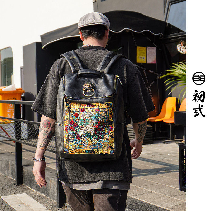 初弎潮牌複古雙肩包男刺繡潮流時尚書包男士電腦背包包男情侶在類目 箱包皮具/熱銷女包/男包, 雙肩揹包中 - 來自Buy2taobao.com提供專業的淘寶代購服務