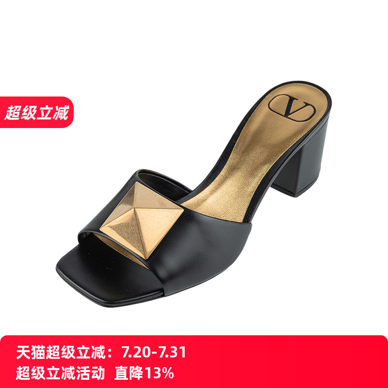 华伦天奴休闲经典铆钉拖鞋凉鞋女