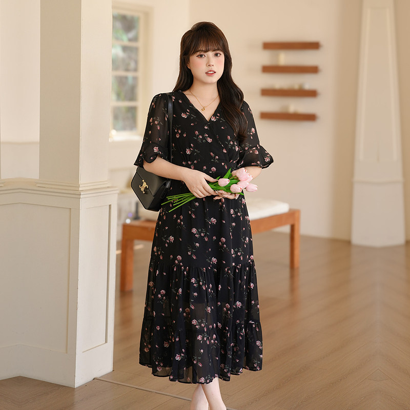 慕翎大码女装法式碎花V领连衣裙夏胖MM显瘦收腰长裙通勤黑色裙子