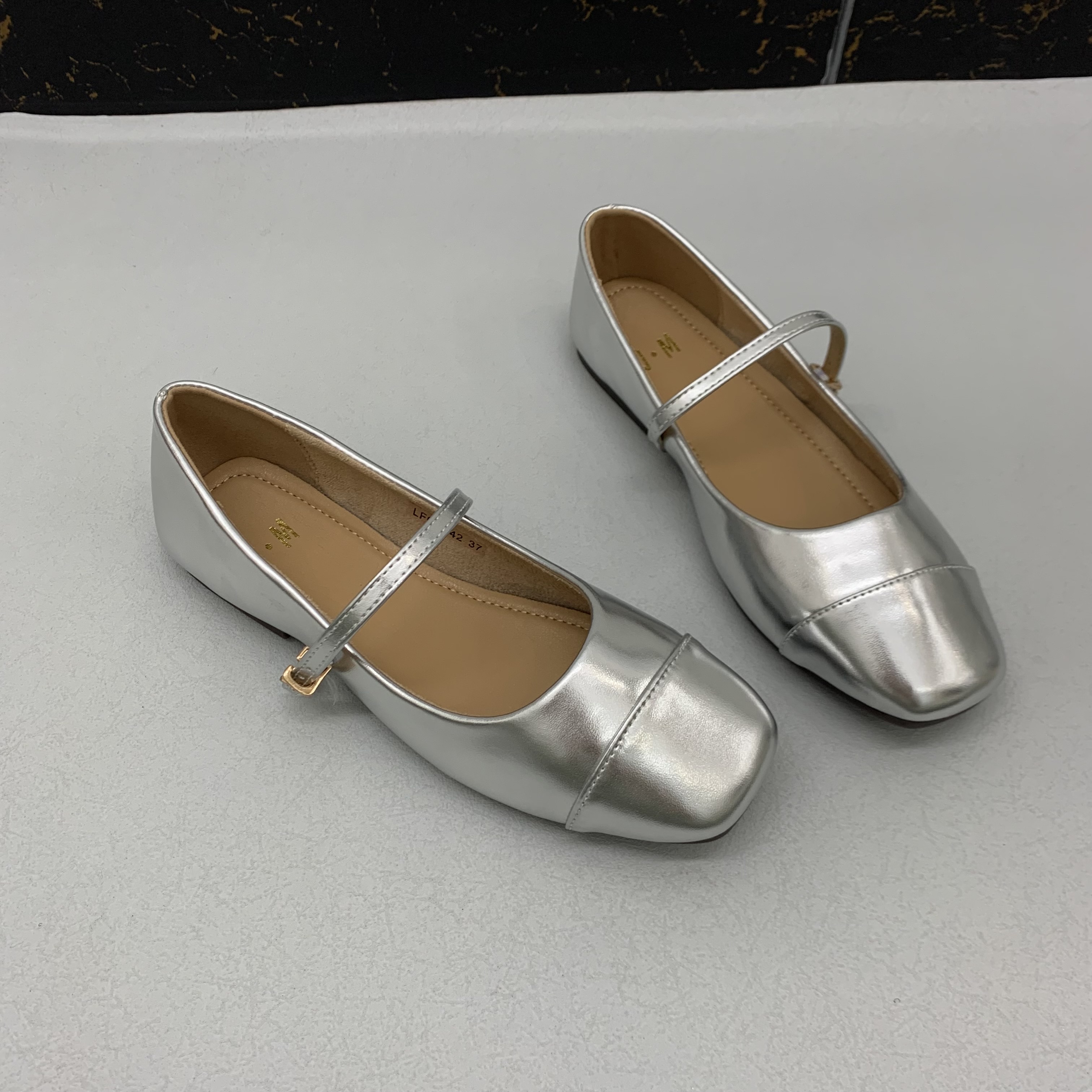 外贸原单法式女鞋方头一字带扣平底玛丽珍鞋女时尚百搭浅口单鞋