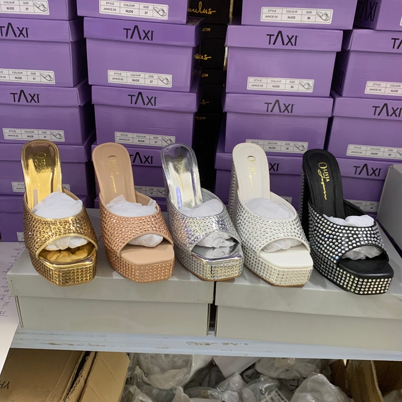 外贸原单时尚小众方头水钻恨天高一字凉鞋女T台走秀时尚跟鞋