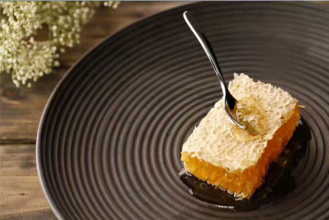 [Yerqiang River]Xinjiang Ili natural Hive honey 500gin the Traditional nourishing food , Honey  category - from Buy2taobao.com to provide professional Taobao agent buy service