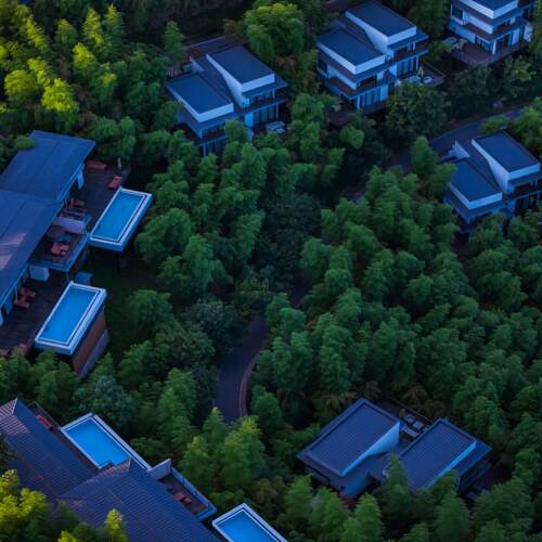 【绿奢度假】隐匿于湖州妙西镇，尽享山林静谧之美 【套餐可享】含早餐+欢迎水果+Mini吧 【丰富体验】双人手工活动+室内儿童乐园畅玩+无边戏水池