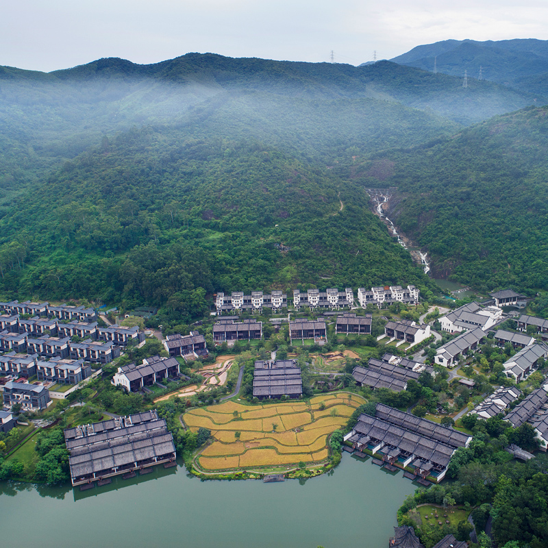 【环境好】依山傍水，坐拥“一泉一湖两水五山”独特自然景观！ 【暑期可用】暑期及周末可用，含双早畅享温泉体验！ 【避暑胜地】广州周边游出行推荐，亲子/情侣/闺蜜游！ 【囤货无忧】花呗囤货，未使用可退，过期可以退！