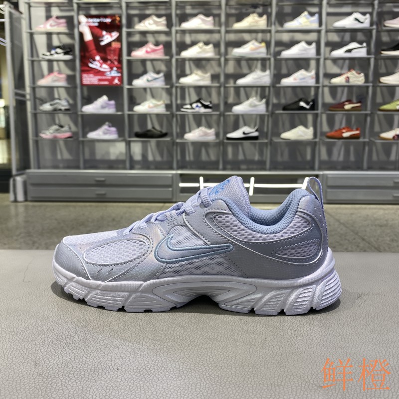 耐克NIKE男女小童网面休闲鞋