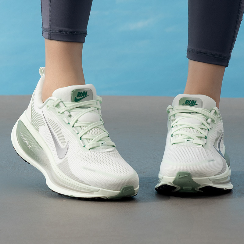 正品耐克NIKE女款舒适透气百搭缓震时尚训练运动休闲跑步鞋HM6804