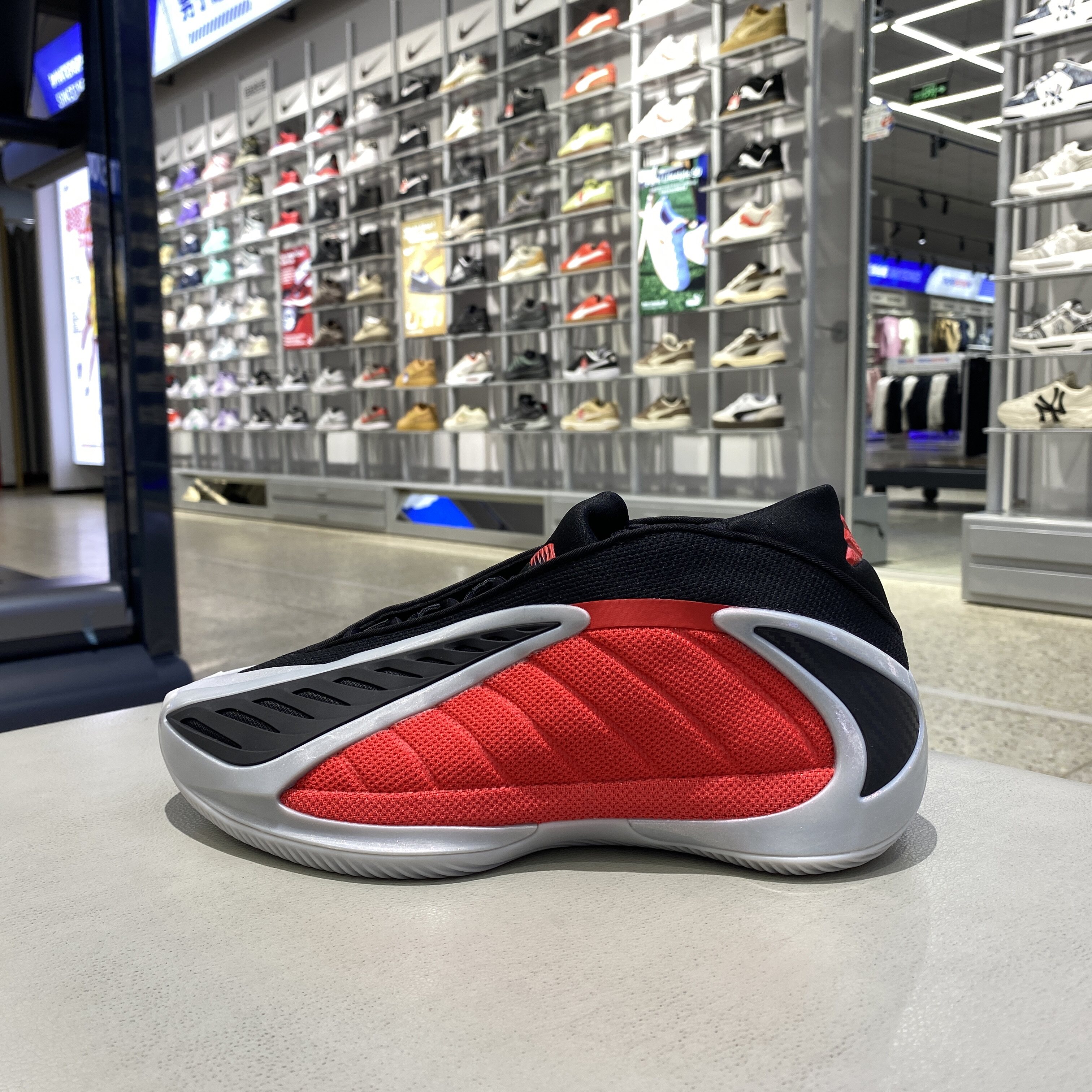 正品阿迪达斯ADIDAS男女款拼色训练中帮舒适百搭运动休闲篮球鞋
