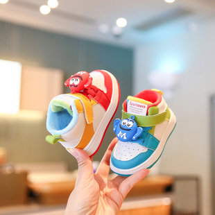 婴儿学步鞋男宝冬鞋软底宝宝鞋子加绒保暖女小童棉鞋儿童运动板鞋
