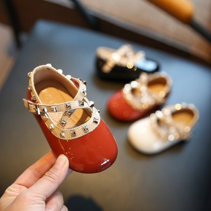 女宝宝公主鞋春秋小童包头单鞋0一1-3岁2软底防滑婴儿鞋子学步鞋