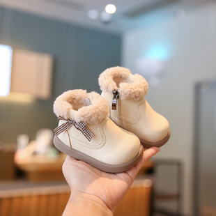 小步点女宝靴子短靴冬季加绒保暖女童棉鞋软底婴儿学步鞋宝宝鞋子
