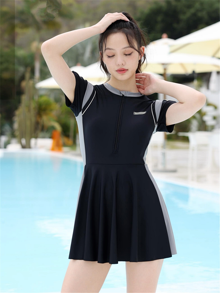 新款正品号手保守不露背短袖胖mm显瘦连体裙式平角加大码泳衣2023