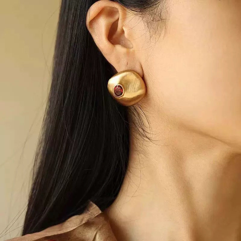 欧美时尚饰品新款拉丝石榴红宝石耳环复古高级感轻奢气质耳钉耳饰,饰品/流行首饰/时尚饰品新,耳环,淘宝优惠券,粉丝福利购,淘宝优惠卷