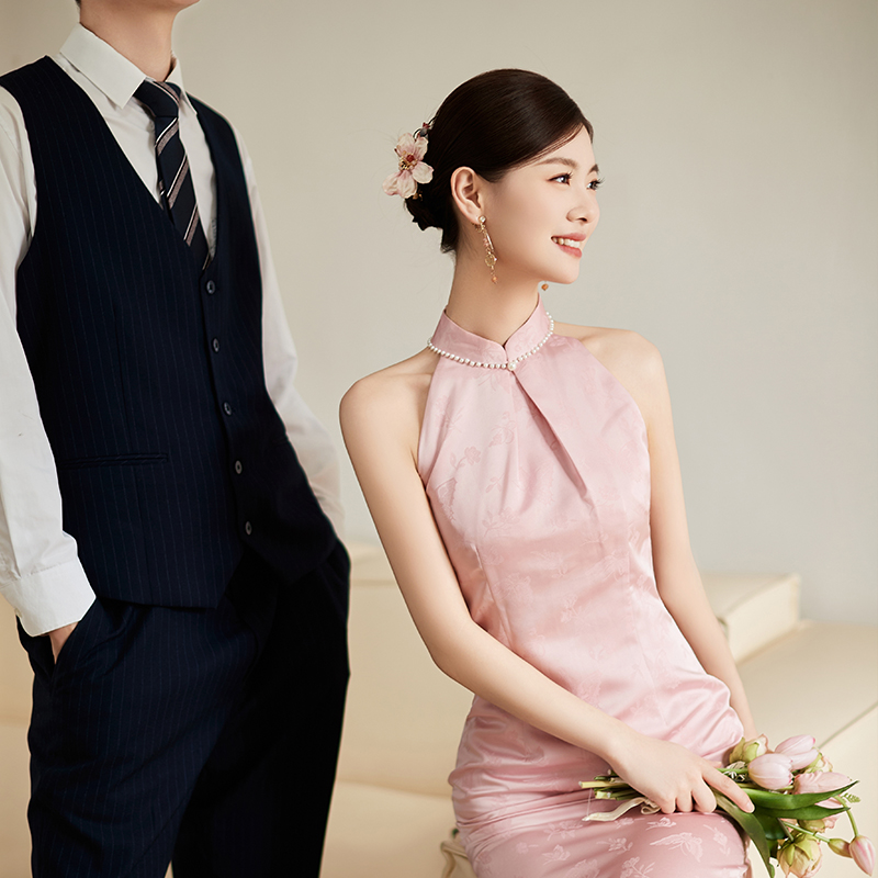 时光裁剪的衣裳粉色订婚旗袍