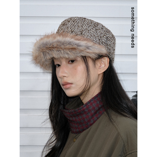 郑佰万 重磅推荐 时髦人字纹保暖骑士帽秋冬个性毛毛拼接马术帽女