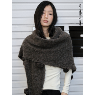 郑佰万 时髦主义者！趣味带球百搭三角巾女秋冬羊毛保暖针织披肩