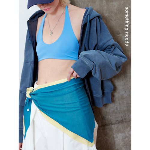 快来玩叠搭！时尚纯色百搭三角巾