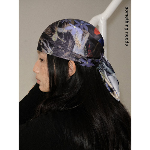 郑佰万时髦中古调花花百搭丝巾