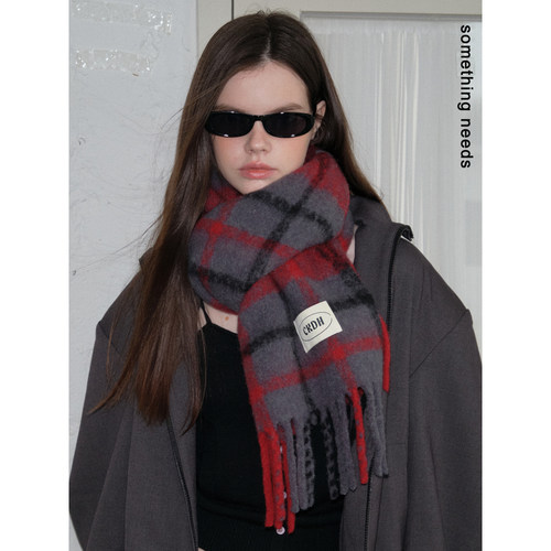 郑佰万格雷系学院风格纹围巾