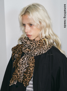 郑佰万 野性暴击时髦豹纹围巾女秋季凹造型百搭围脖酷辣复古长巾