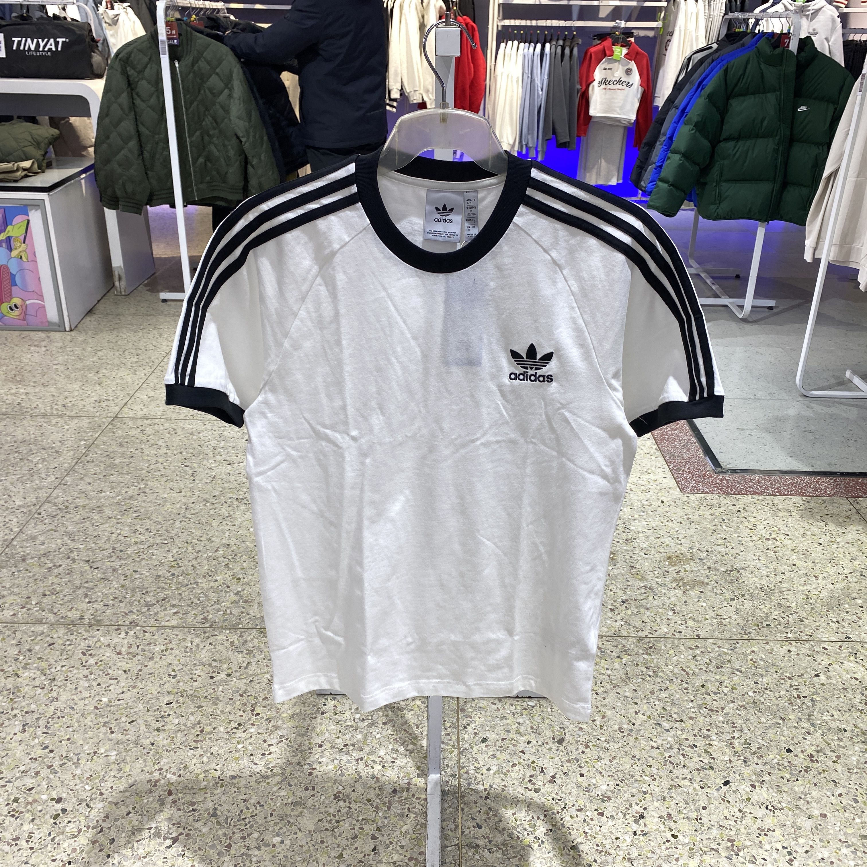 阿迪达斯三叶草短袖T恤2025年新款春季男性三条纹纯棉短袖KB2460