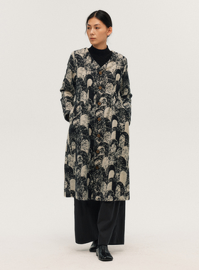 Wild Trims 野裁 「任意门」 原创毛感提花打褶设计花苞中长大衣