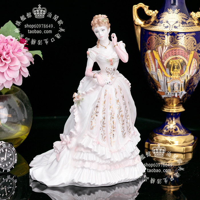 英国RoyalWorcester仕女瓷摆件