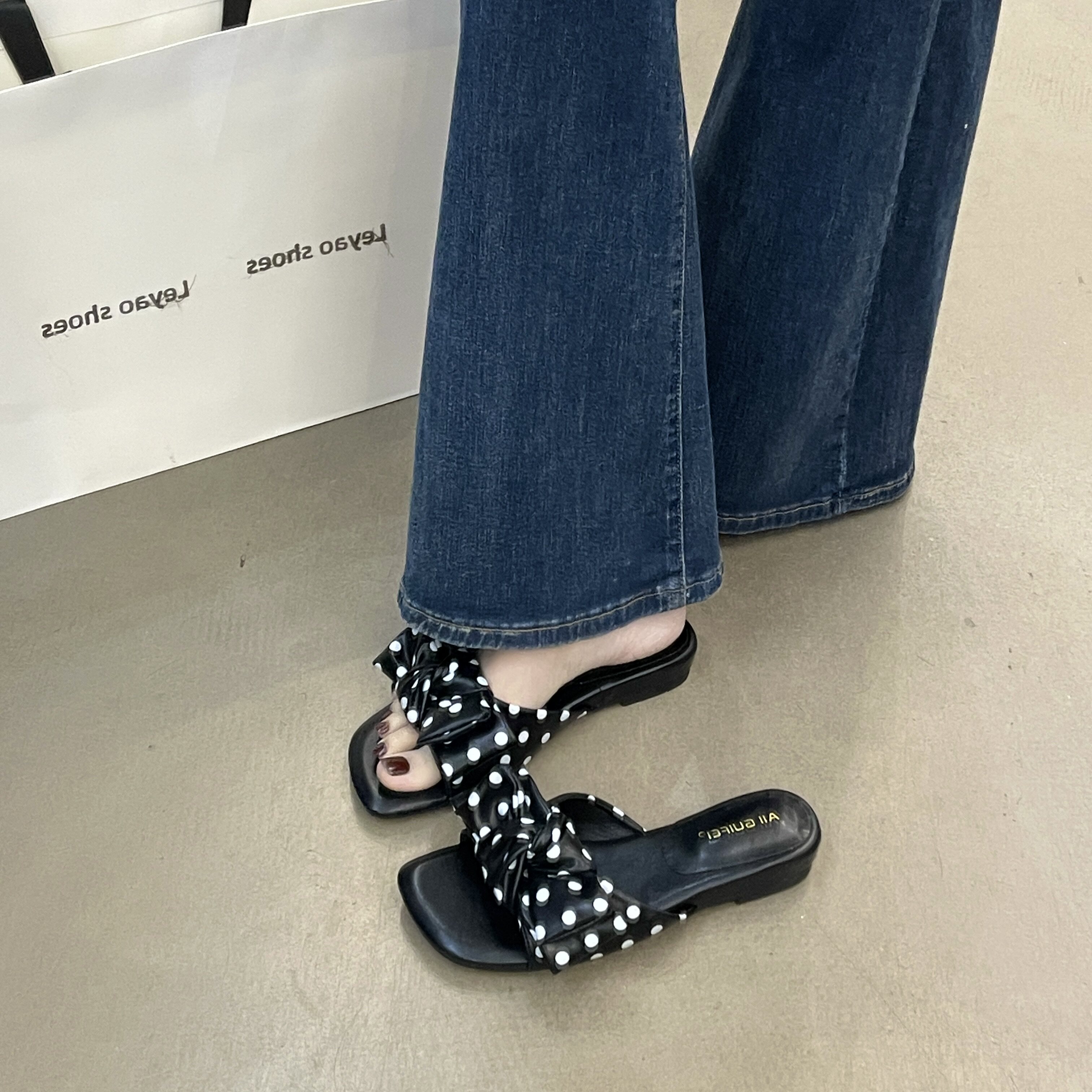 蝴蝶结波点平底一字拖女夏外穿