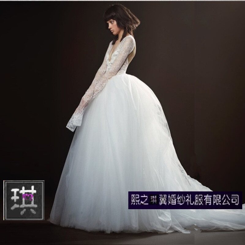 定制vera wang挂脖v领长袖露背翘臀复古宫廷公主大摆蓬蓬大码婚纱