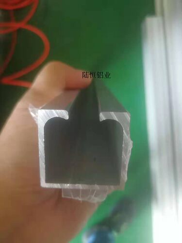 30*32吊轨铝型材3032U型槽工业铝合金型材32*30 门框吊轨铝型材