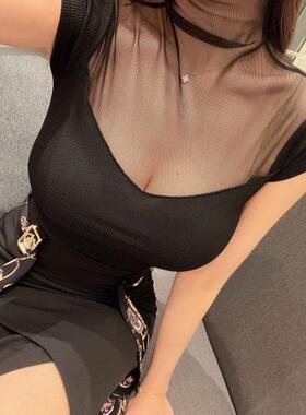 QL235气质半高领网纱拼接 女人味显身材盖帽袖T恤se