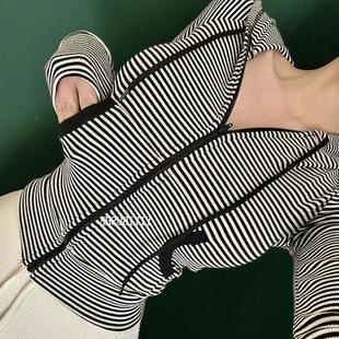 OnoevLK380时髦不过条纹 气质女人味修身 连帽外套开衫