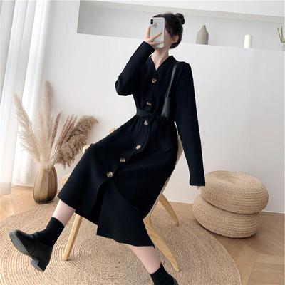 通勤A字裙纯色配大衣的长裙子连