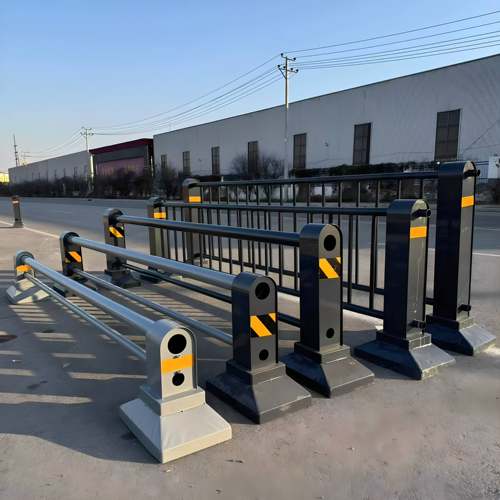 祥曼护栏河北铁护栏隔离防撞