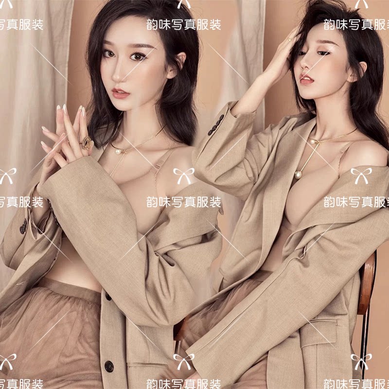 影楼写真拍照新款主题女款阔腿裤西装港版红色形象照艺术摄影服装