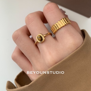 ZUORAN 法式轻奢复古金色小众高级感18k金钛钢叠戴不掉色戒指RF97