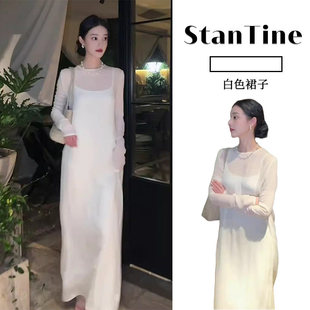 法式白色连衣裙御姐穿搭开春长袖女吊带裙海边度假高级感气质长裙