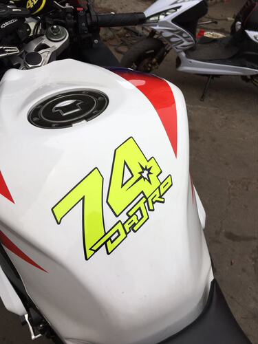 单独车贴满30元全国包邮，拍满30元以上系统自动会免除运费，默认发圆通快递（指定发其它快递的除了江浙沪客户，一律补齐运费发货）