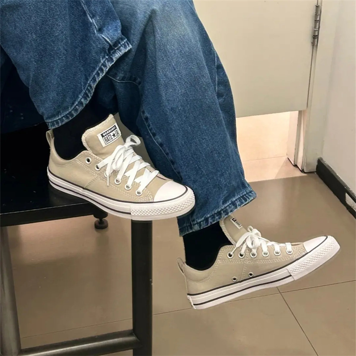 CONVERSE MADISON匡威卡其色低帮男女同款休闲复古帆布鞋 A16068C - 实物图