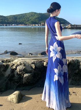 蓝田玉暖花卉印花渐变蓝色春夏新中式印花无袖连衣裙旗袍鱼尾长裙