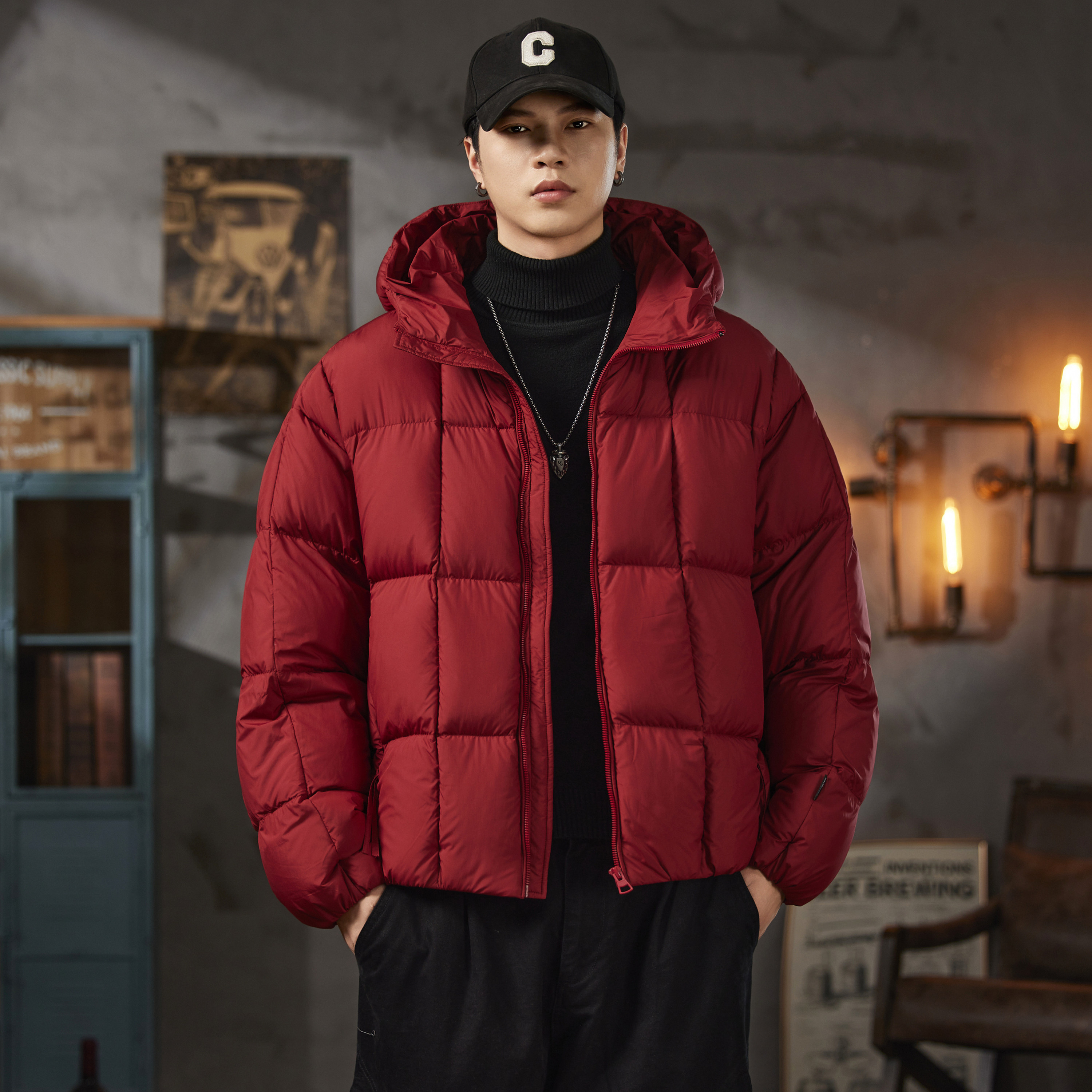 高奢欧美宽松中国红羽绒服男