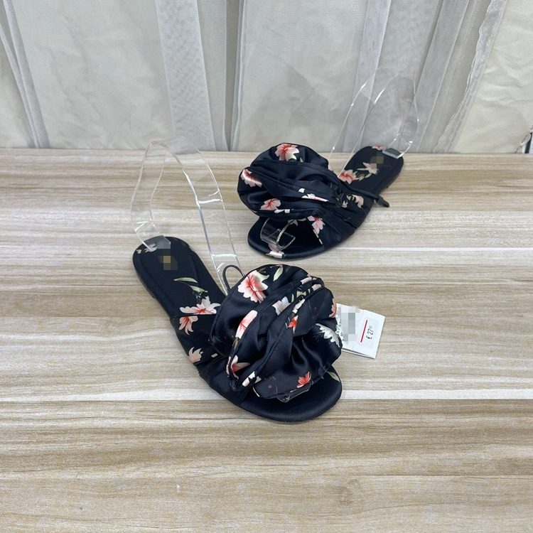 圆头花朵甜美百搭平底拖鞋凉鞋