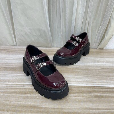 圆头纯色厚底防水台搭扣时装单鞋