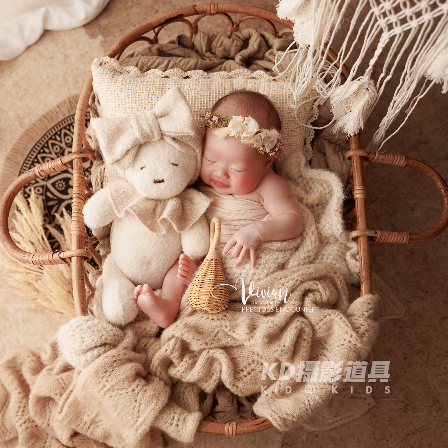 新生儿摄影宝宝满月照包裹主题影楼婴儿写真帽子KD会展原版道具筐