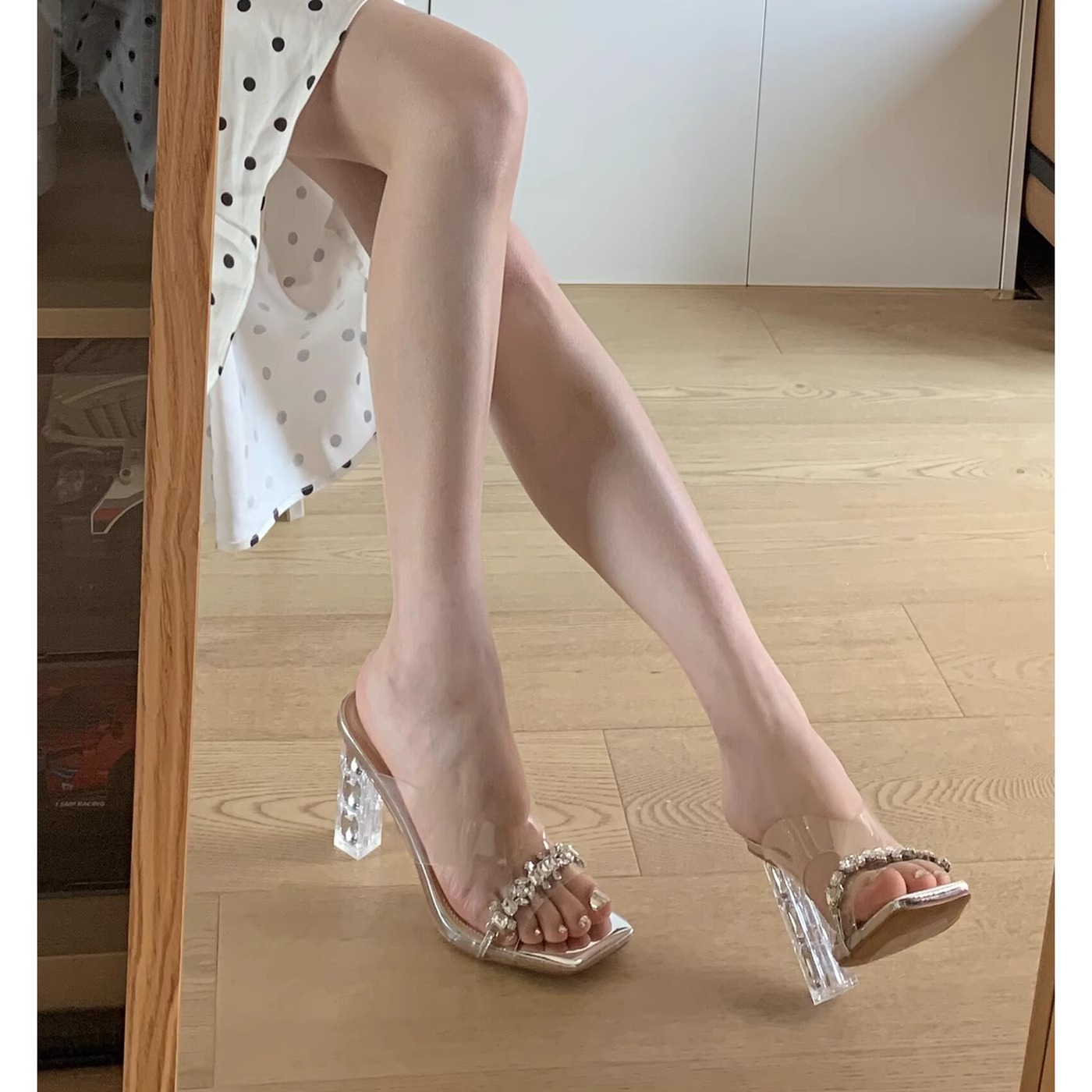 绝美粗跟凉拖鞋女2025年新款透明水晶外穿一字带露趾不累脚高跟鞋