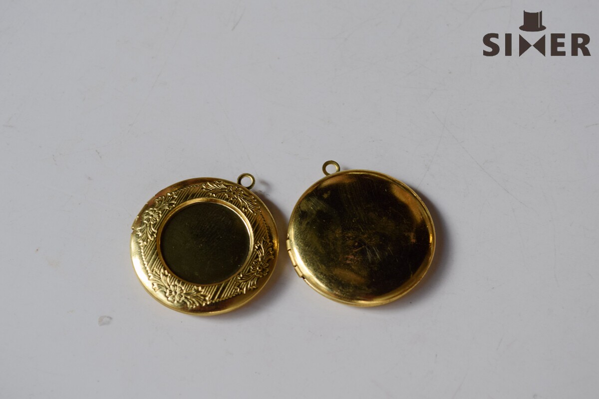 纯铜复古圆形相片盒【1】吊坠可打开 可放照片 正面可贴片diy