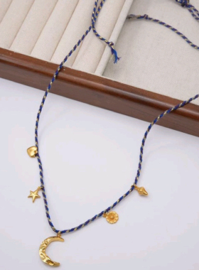 小众设计款黑绳月亮项链