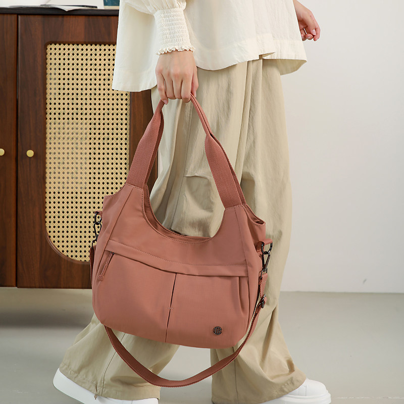 PINK新款牛津布斜挎包女士休闲防水尼龙单肩包托特包女通勤妈妈包,箱包皮具/热销女包/男包,托特包,淘宝优惠券,粉丝福利购,淘宝优惠卷