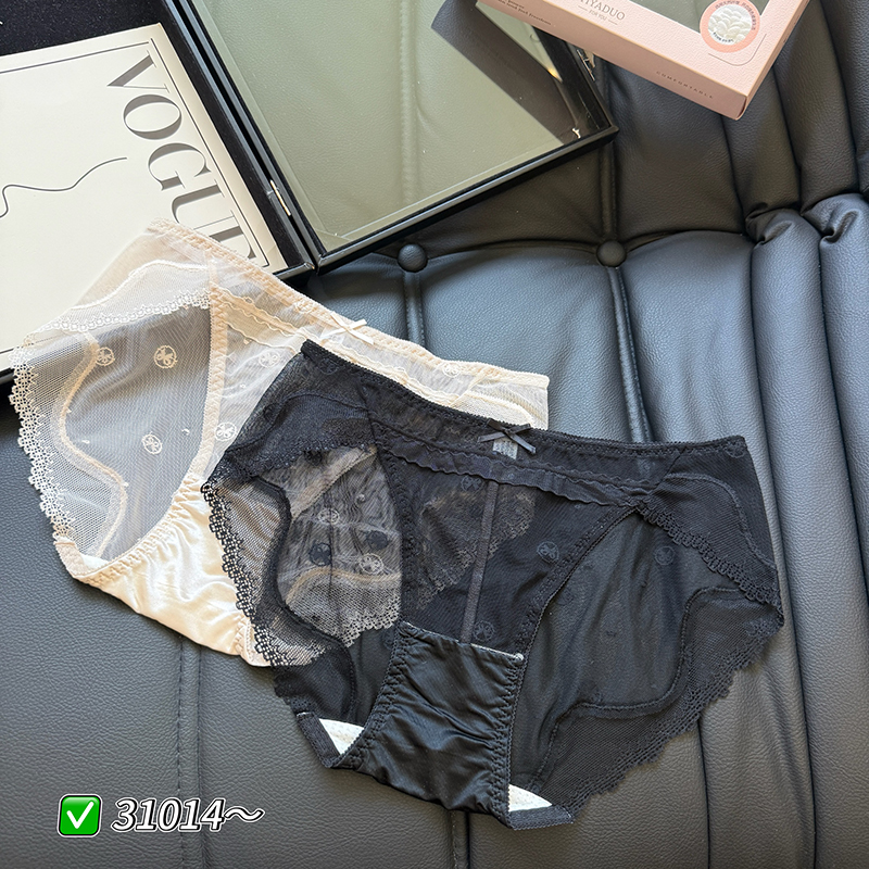 纯欲风蕾丝中腰女内裤抑菌三角裤