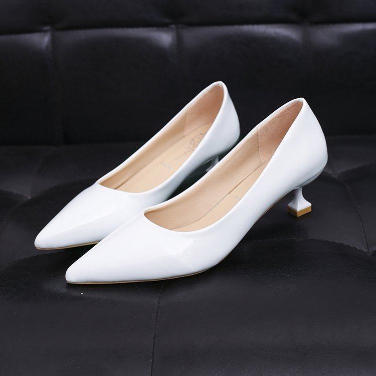 2026春秋新款亮皮漆皮尖头高跟鞋白色猫跟3CM细跟浅口矮低跟女鞋