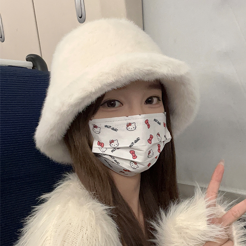 白色毛绒渔夫帽女冬季保暖显脸小
